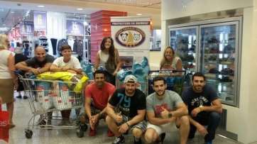 Participantes en la recogida (Foto TA)