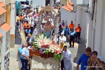 La Virgen de Las Nieves, durante su procesión por las calles de Lomo Magullo (Foto Antonio Alí)