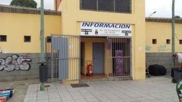 Instalación que alberga los aseos del mercadillo dominical de Jinámar (Foto TA)