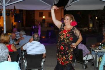 Natalia Cordero, durante su actuación del pasado sábado en El Casino de Telde (Foto TA)