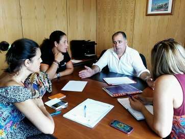 Imagen del encuentro de los concejales Guadalupe Santana y Juan Martel con las vecinas de San Francisco (Foto TA)