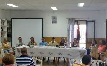 Imagen de la primera asamblea con el nuevo equipo directivo de la AV. María Auxiliadora de La Gavia (Foto TA)