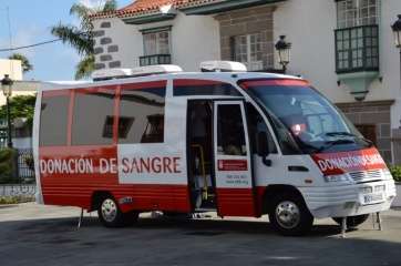 Unidad móvil del ICHH, ayer en San Juan (Foto TA)