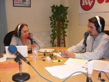 Asunción Sarais y Eduardo Díaz, presentadores y codirectores del programa (Foto TA)