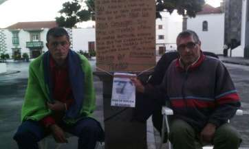 Santiago León (d) y José Antonio Brito, en una imagen captada en la mañana de este miércoles en San Juan (Foto TA)