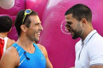 El atleta Doroteo Martínez (d) leerá un manifiesto (Foto TA)