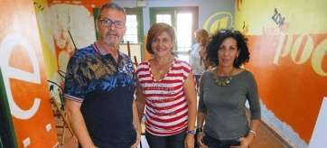 El concejal de Igualdad, Gregorio Viera, con Olga Oliva y una trabajadora municipal (Foto TA)