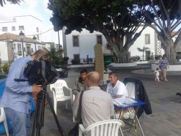 Un equipo de A3 Canarias estuvo esta mañana en la plaza de San Juan (Foto TA)