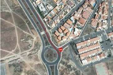 En rojo, tramo del vial costero que quedará reabierto hoy (Foto TA)