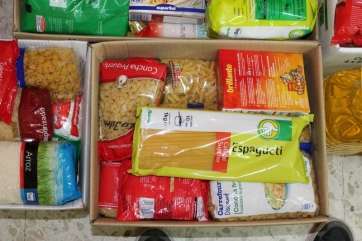 Imagen de archivo de una recogida solidaria de alimentos (Foto TA)
