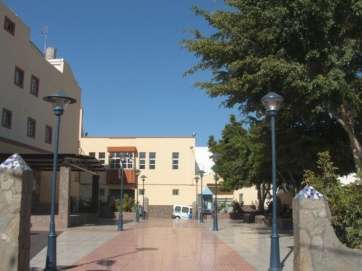 Plaza de La Viña y al fondo el local social (Foto Luis A. López Sosa)