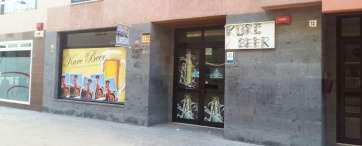 En la imagen la cafetería-cervecería objeto del litigio judicial, ya cerrada (Foto TA)