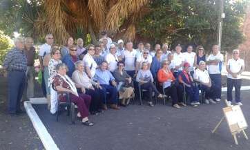Participantes en el torneo de petanca del parque urbano de San Juan (Foto TA)
