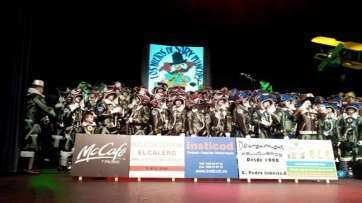 Momento de la presentación de la murga teldense (Foto TA)