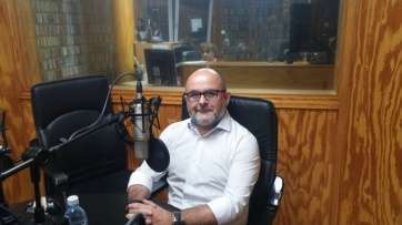 Carlos La-Chica, en los estudios de Radio Faycán (Foto TA)