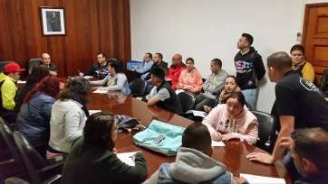 Imagen del sorteo celebrado esta tarde para definir el orden de actuación (Foto TA)