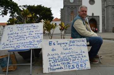 José Luis Rodríguez, esta mañana, en plena protesta (Foto TA)