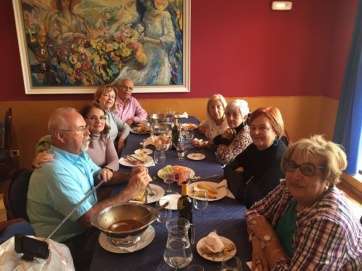 Grupo de los jubilados afectados por el brote de diarreas y vómitos (Foto TA)