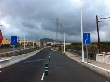 Obstáculo en el viaducto de Las Longueras (Foto Fernando Ojeda)