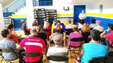 Un momento de la charla de Miguel León (Foto TA)