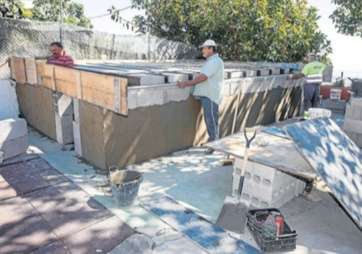 Construcción de uno de los nuevos escenarios (Foto TA)