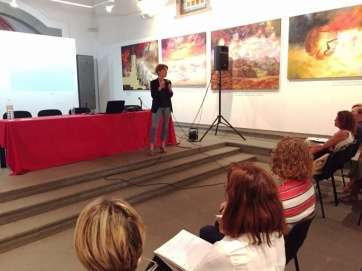 Momento de la ponencia de la decana de la Fiscalía Provincial en la jornada celebrada este viernes en Telde (Foto TA)