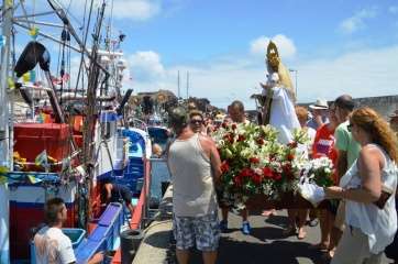 Imagen de archivo de la procesión del Carmen en el muelle de Taliarte (Foto TA)