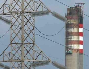 Imagen de archivo de un tendido eléctrico en la zona de Jinámar (Foto TA)