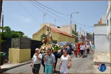 Momento de la procesión de este domingo (Foto Francisco Javier Santana)