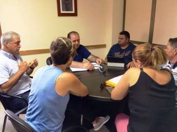 Reunión de representantes del patronato de fiestas con el concejal de Festejos (Foto TA)