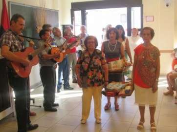 Imagen de archivo de una ofrenda a San Roque en el local social de El Roque Azucarero (Foto TA)