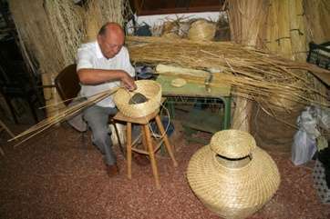 Juan Ramírez, con juncos (Foto TA)