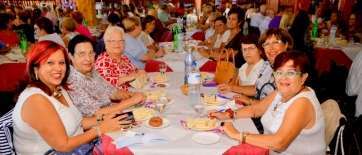 Imagen de un grupo de asistentes al evento de esta tarde (Foto Antonio Alí)