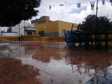 Estado que presentaba la plaza hace unos minutos debido a las precipitaciones (Foto TA)
