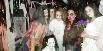 Actores que participan en la escenas de terror y pánico (Foto TA)