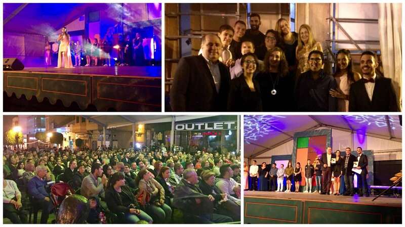 El concierto se celebró bajo la gran carpa instalada en el entorno de la plaza de Los Llanos (Foto TA)