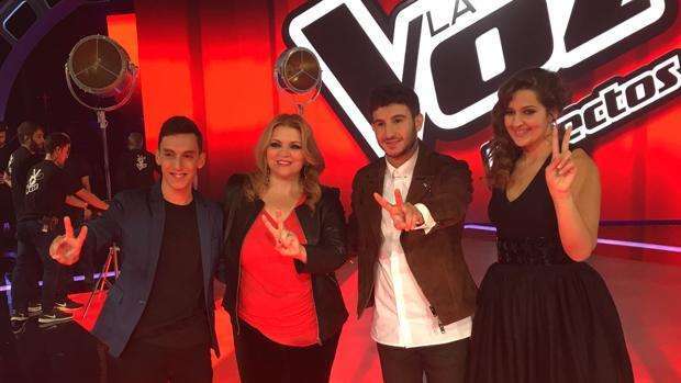 Mario Leal, primero de la foto, con el resto de finalistas (Foto Mediaset)