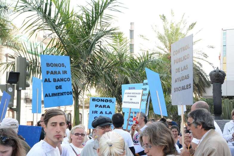 Imagen de archivo de una protesta de la RSP de Jinámar frente al Cabildo de Gran Canaria (Foto TA)
