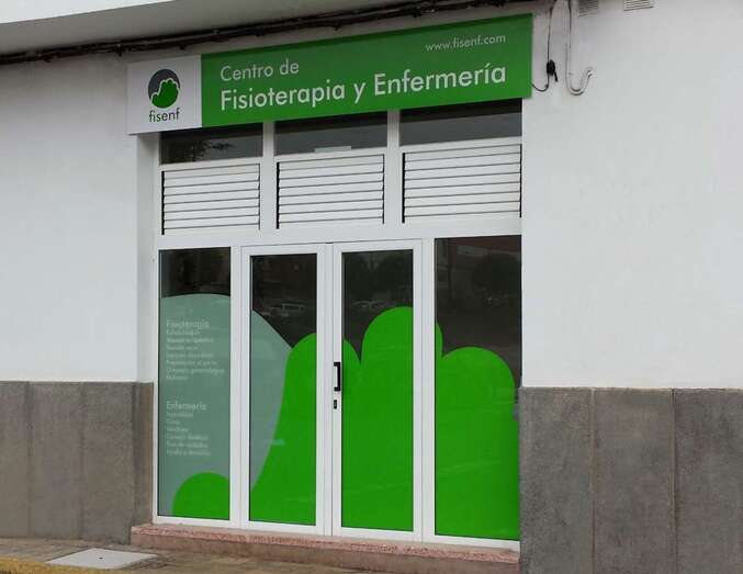 Centro de Fisioterapia y Enfermería Fisenf, en el número 24 de la calle Ciega de San Juan (Foto TA)