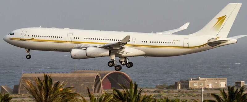 Imagen del A340 a su llegada esta tarde al Aeropuerto de Gran Canaria (Foto Israel Ortega)