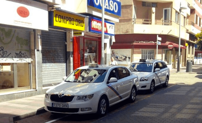 Imagen de archivo de una parada de taxi en el casco de Telde (Foto TA)