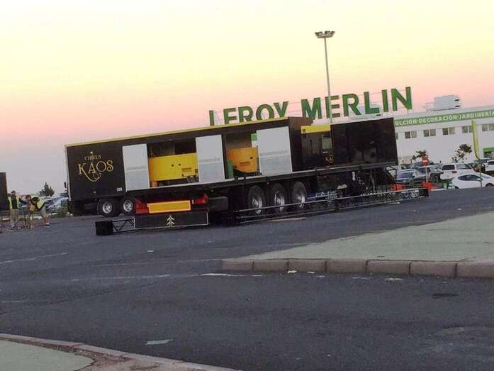 El circo ya está instalándose frente al aparcamiento de Leroy Merlin (Foto TA)