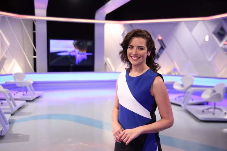 Claudia Demetrio, periodista en el plató de El foco (Foto TA)