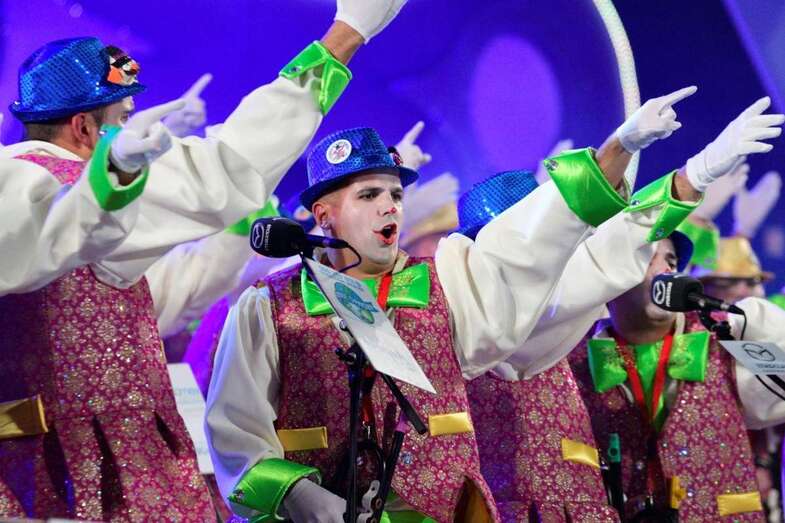 Momento de la actuación de la murga teldense (Foto lpcarnaval)
