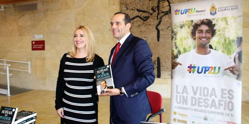 Juan Verde con la magistrada María Reyes, impulsora del proyecto de integración y reinserción de jóvenes