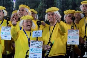 El Padre Báez salta al Carnaval capitalino (Foto lpcarnaval)