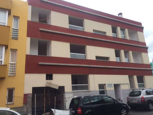 Imagen del edificio abandonado a medio construir en el sector de Picachos (Foto TA)