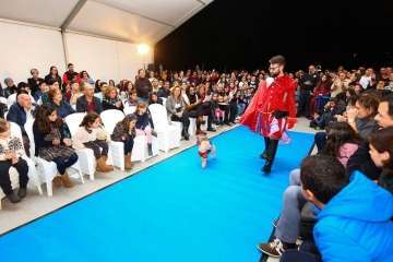 II Pasarela Canina de Disfraces en el CC El Mirador (Foto TA)