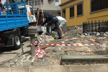 Montaje del monolito que será inaugurado este domingo en La Garita (Foto TA)