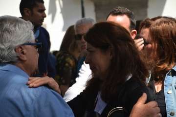 Acto institucional de repulsa celebrado este mediodía junto a la sede del Ayuntamiento de Telde (Foto TA).